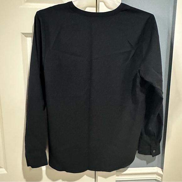 Women’s size 18W Elizabeth & Clarke Black Top with Roll Cuffa - Picture 2 of 2